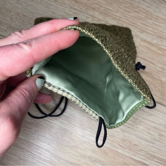 Green Vintage looking small handmade purse with clay ladybug button. - Picture 4 of 9